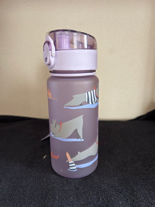 Gourde Enfant 350ml en Plastique Renforcé avec Couvercle à Bouton-poussoir - Bertrand le Bouledogue Français