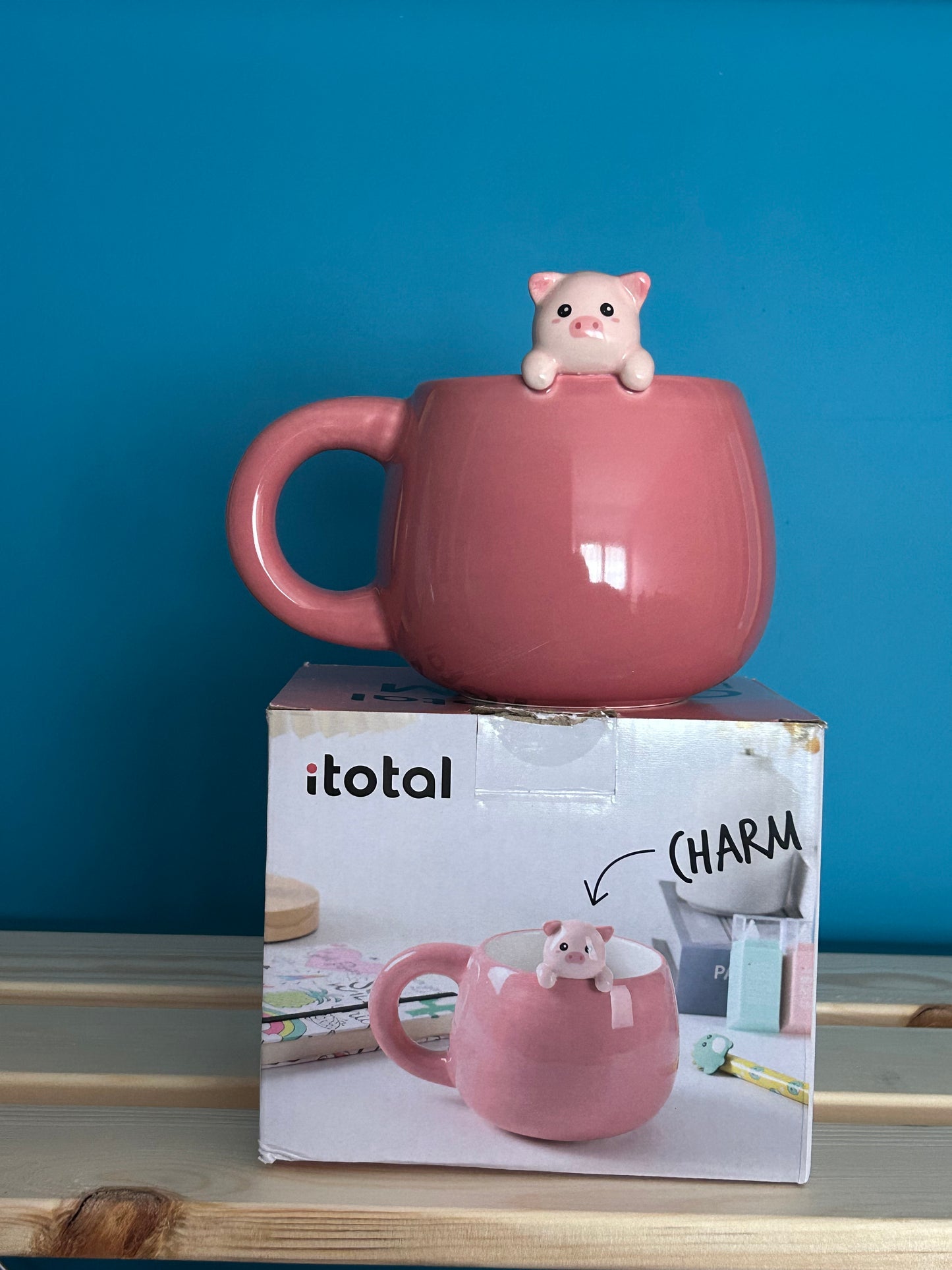 Tasse en céramique avec breloque en forme de cochon