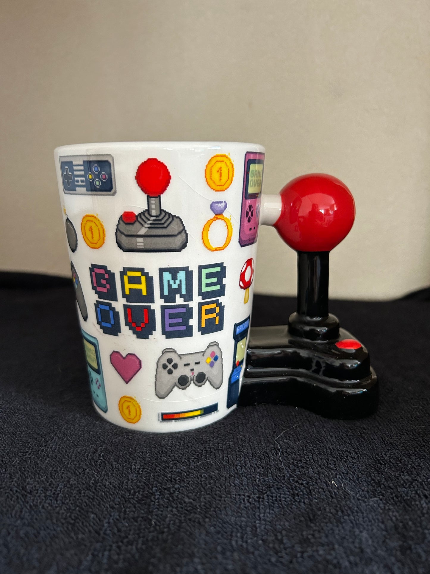 Mug à Anse Décorée Game Over - Jeu Vidéo Joystick & Pixels