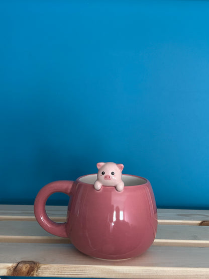 Tasse en céramique avec breloque en forme de cochon
